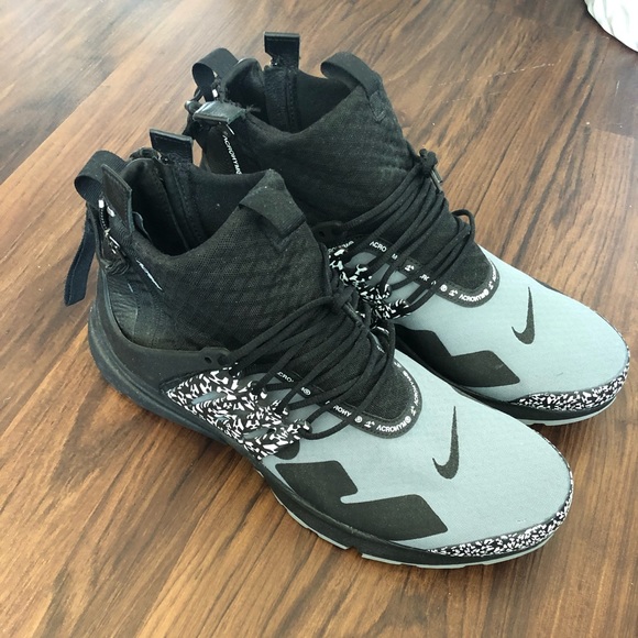 NWOT Nike Air Presto Mid Acronym in Cool Grey NWOT Nike Air Presto Mid Acronym in Cool Grey